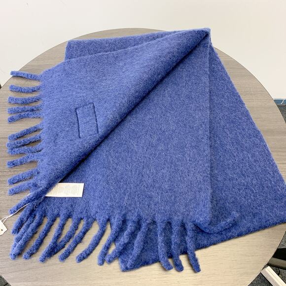 Coach CU815 Muffler With Rubber Patch IN Navy - Picture 3 of 6